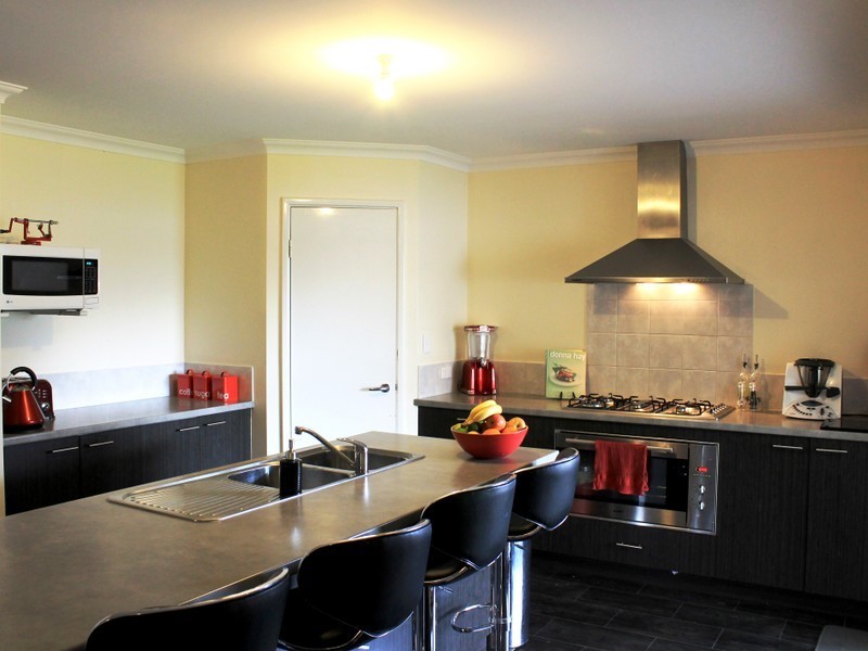 15 Friartuck Road, Dalyellup WA 6230