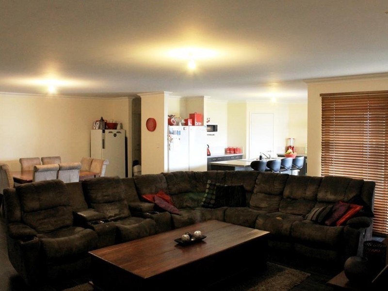 15 Friartuck Road, Dalyellup WA 6230