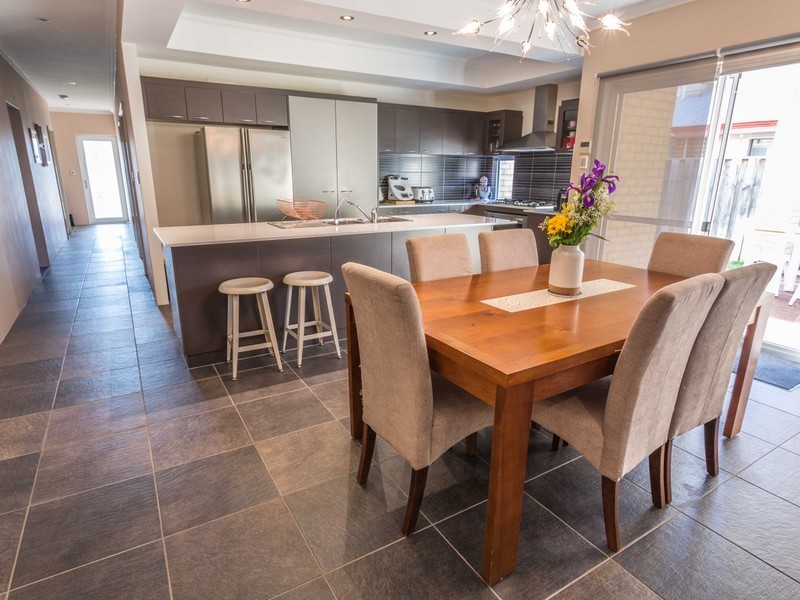 8 Ambrose Green, Pelican Point WA 6230