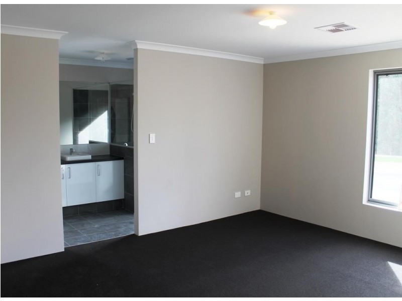42 Bibra Loop, Dalyellup WA 6230