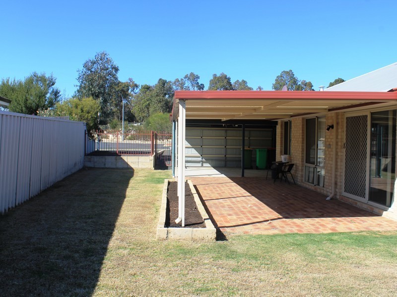 58 Somerville Drive, College Grove WA 6230