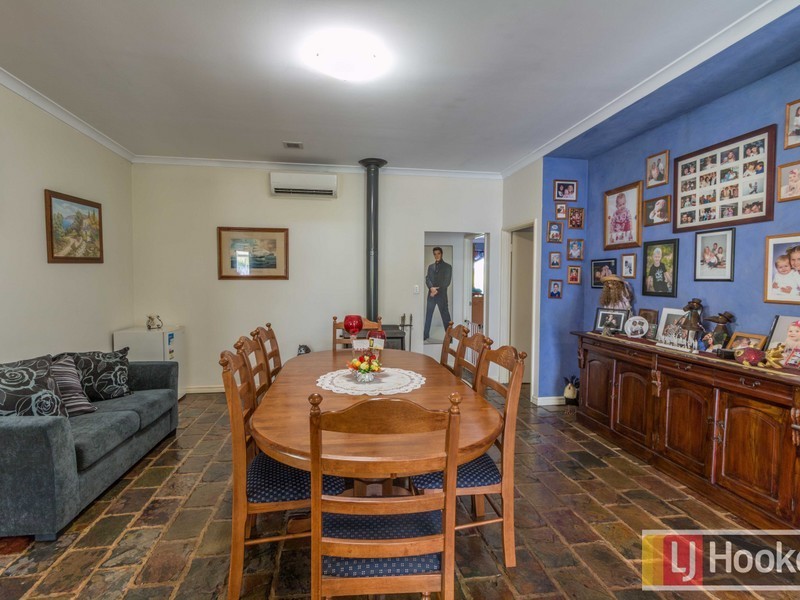 1 Roberts Road, Leschenault WA 6233