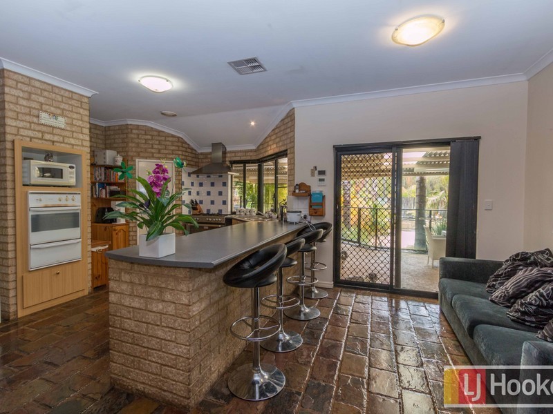 1 Roberts Road, Leschenault WA 6233