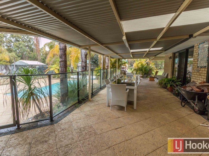 1 Roberts Road, Leschenault WA 6233