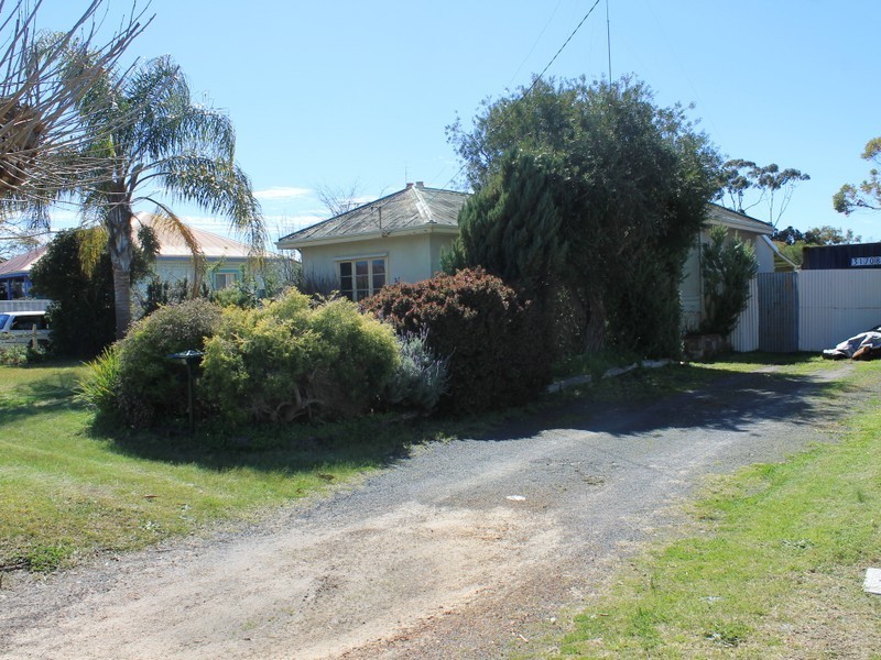 5 Lowe Street, Carey Park WA 6230