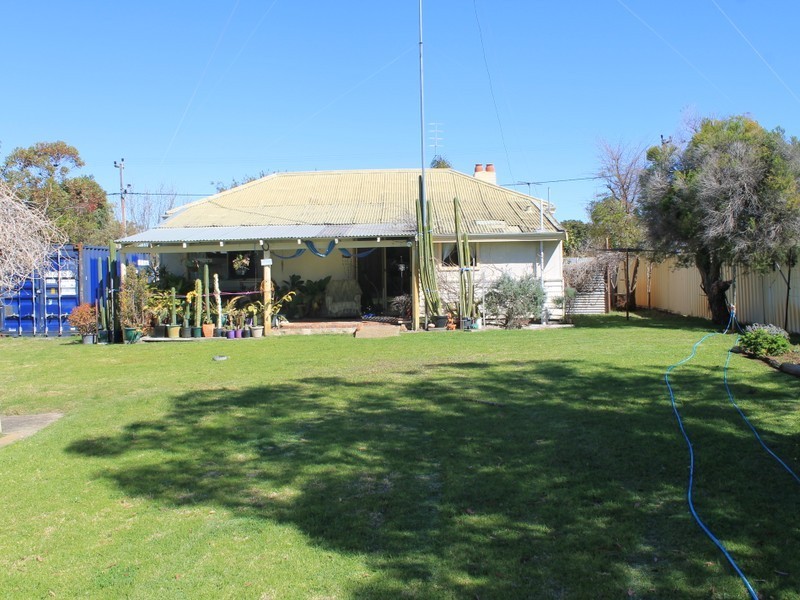 5 Lowe Street, Carey Park WA 6230