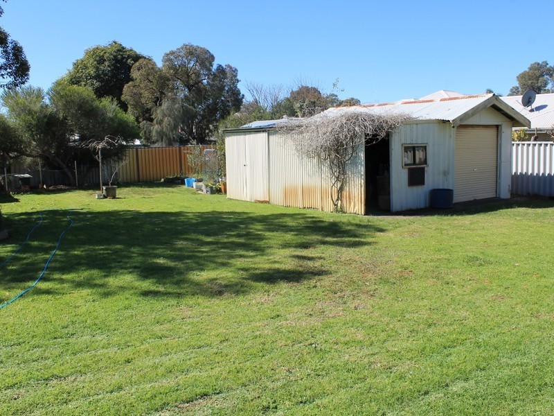 5 Lowe Street, Carey Park WA 6230