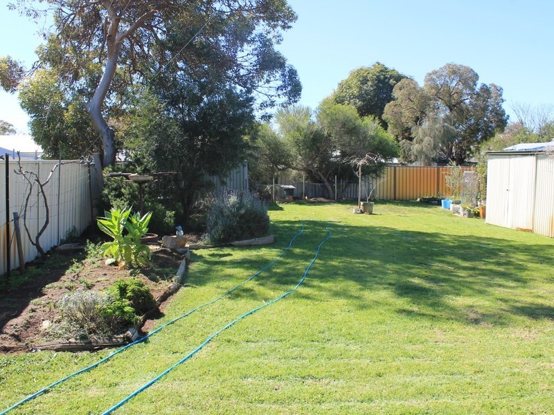 5 Lowe Street, Carey Park WA 6230