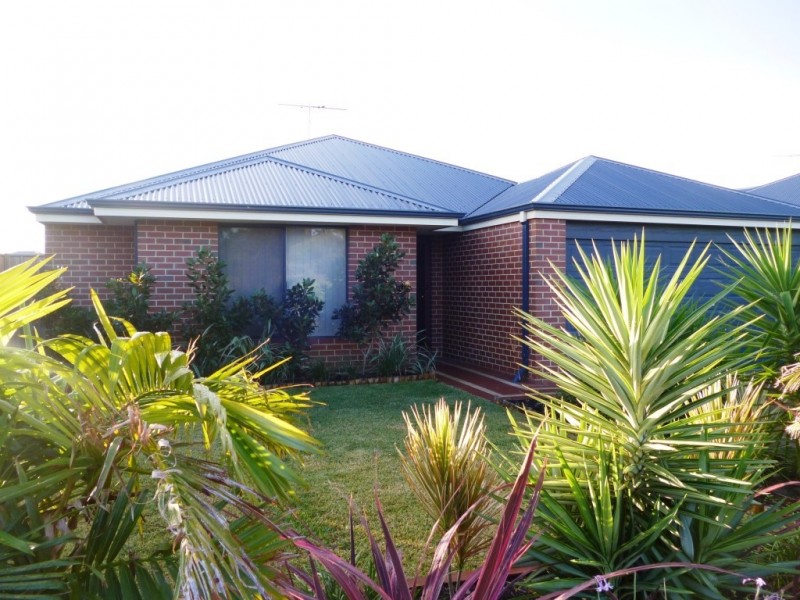 54 Blue Wren Drive, Eaton WA 6232