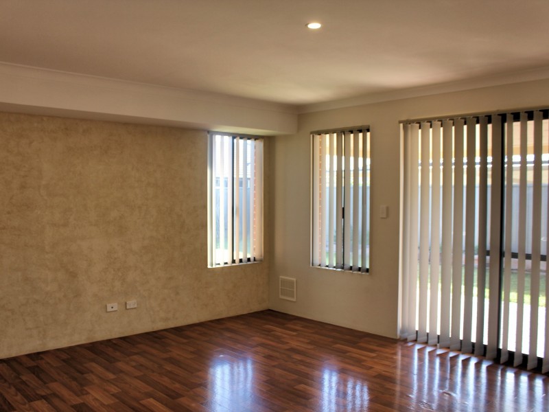 54 Blue Wren Drive, Eaton WA 6232