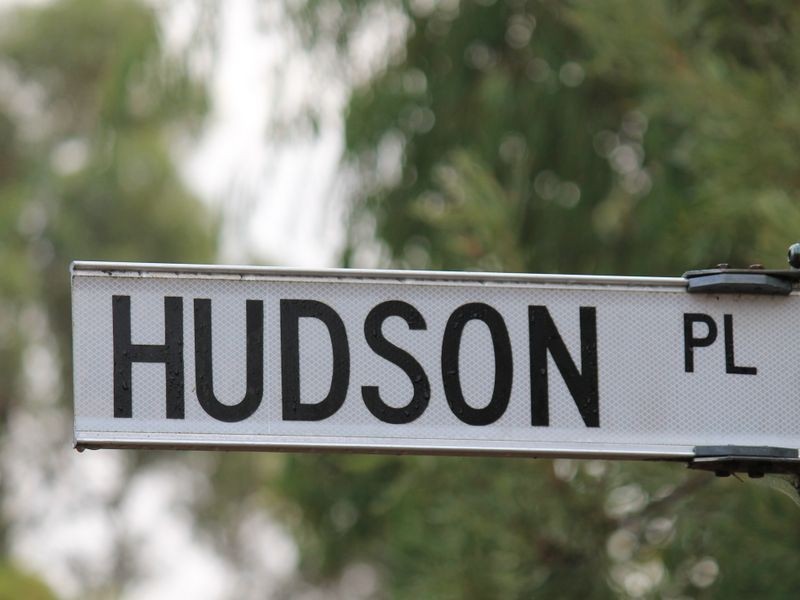 4 Hudson Place, Leschenault WA 6233