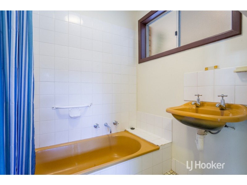 18 Hooper Place, Withers WA 6230