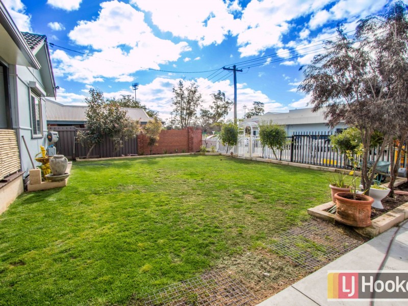 19 Mondak Place, Carey Park WA 6230