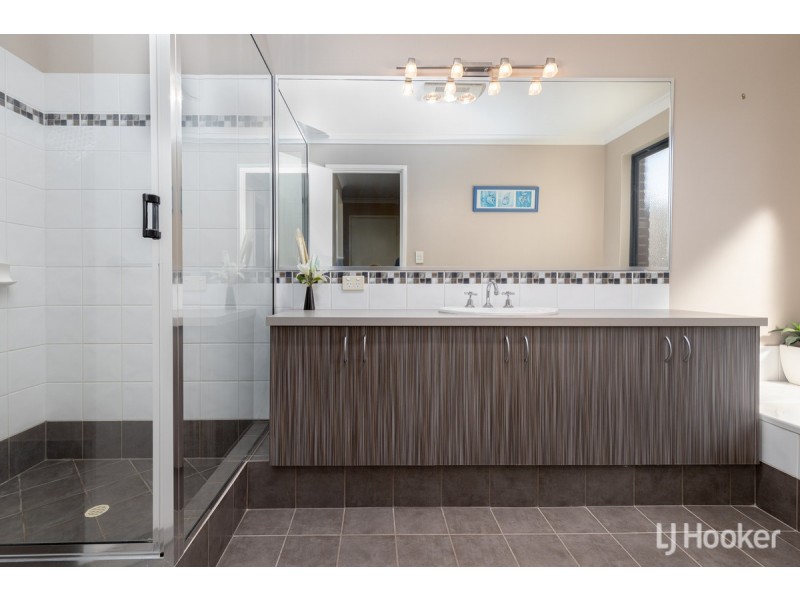 12 Kardan Way, Dalyellup WA 6230