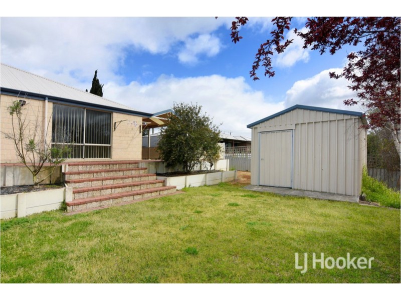 6 Saunders Street, Collie WA 6225