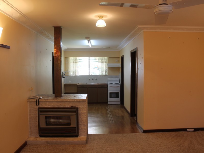 8B Upton Place, Australind WA 6233