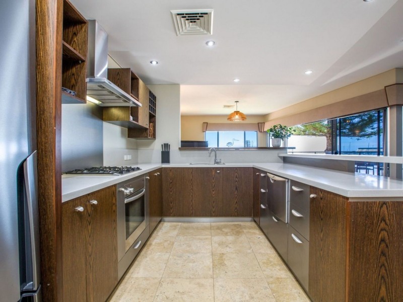 2/2 Jetty Road, Bunbury WA 6230