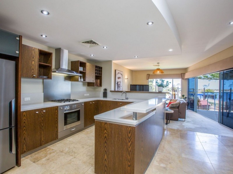 2/2 Jetty Road, Bunbury WA 6230