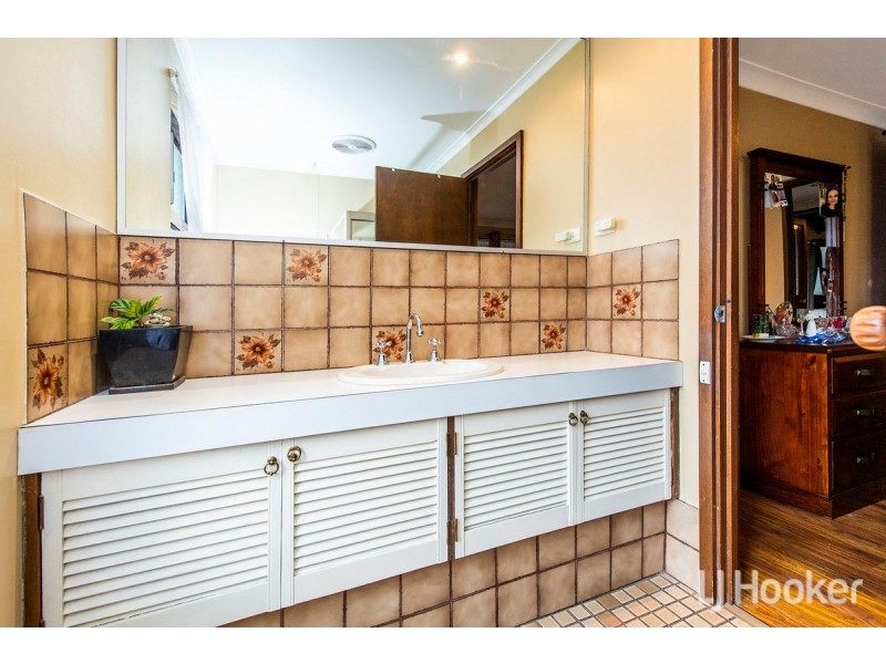 4 Dixon Place, Eaton WA 6232