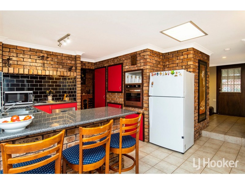 4 Dixon Place, Eaton WA 6232