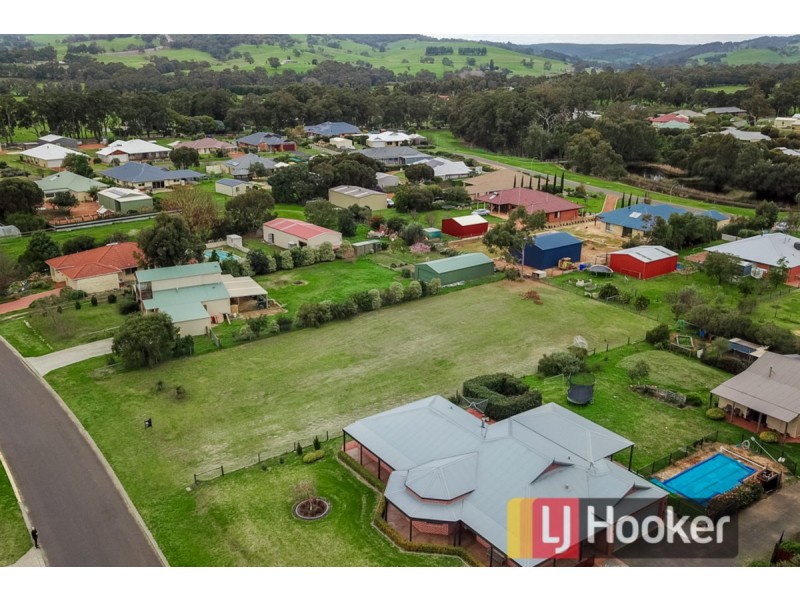 4 O’Meara Drive, Burekup WA 6227