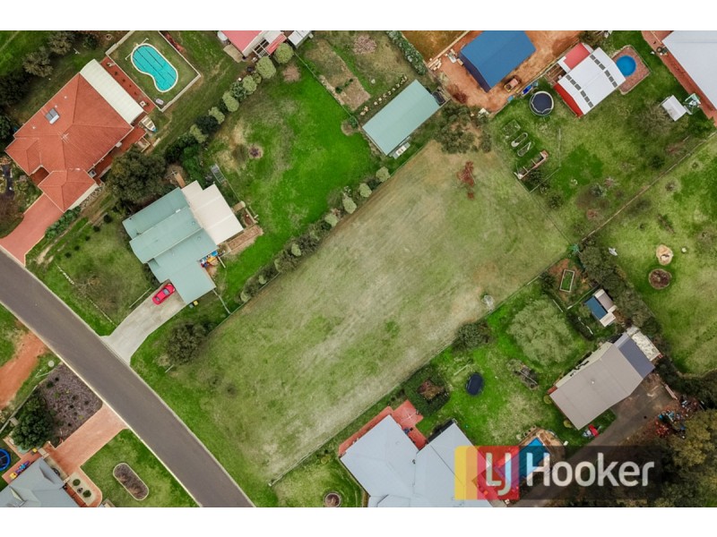 4 O’Meara Drive, Burekup WA 6227