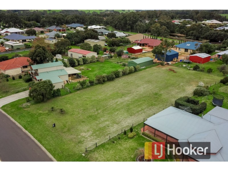 4 O’Meara Drive, Burekup WA 6227