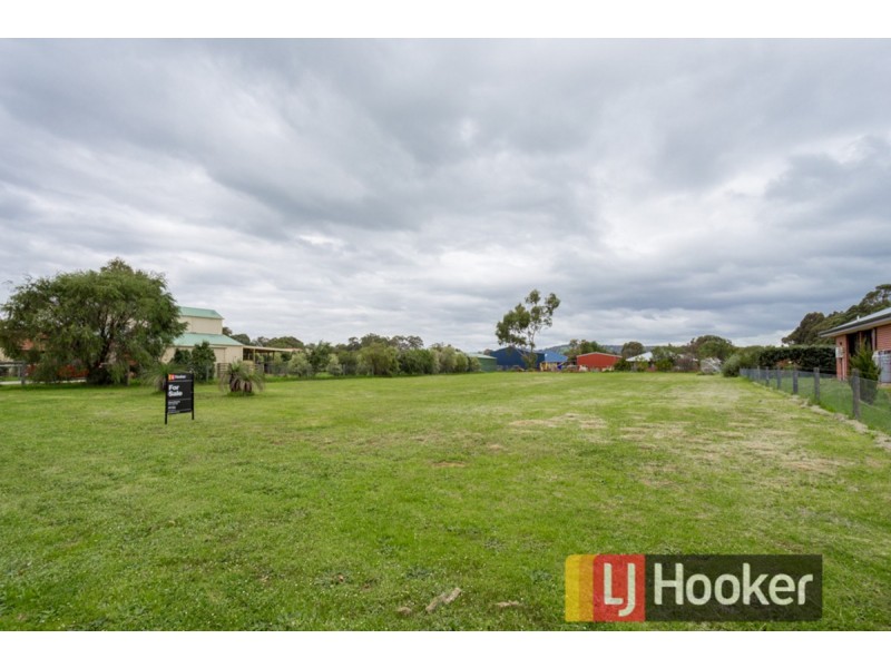 4 O’Meara Drive, Burekup WA 6227