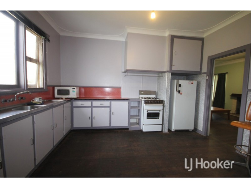 17 Davis Street, Collie WA 6225