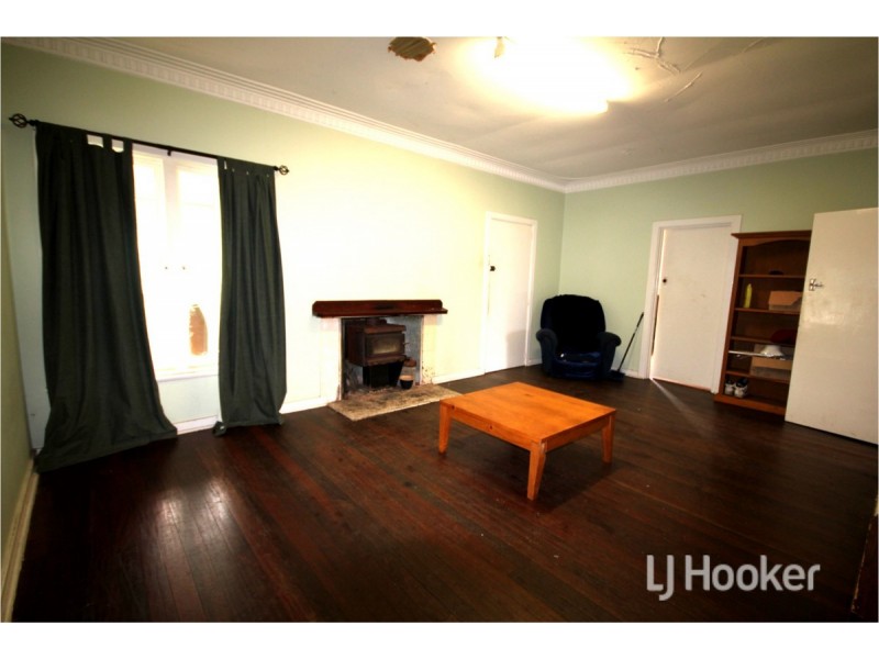 17 Davis Street, Collie WA 6225