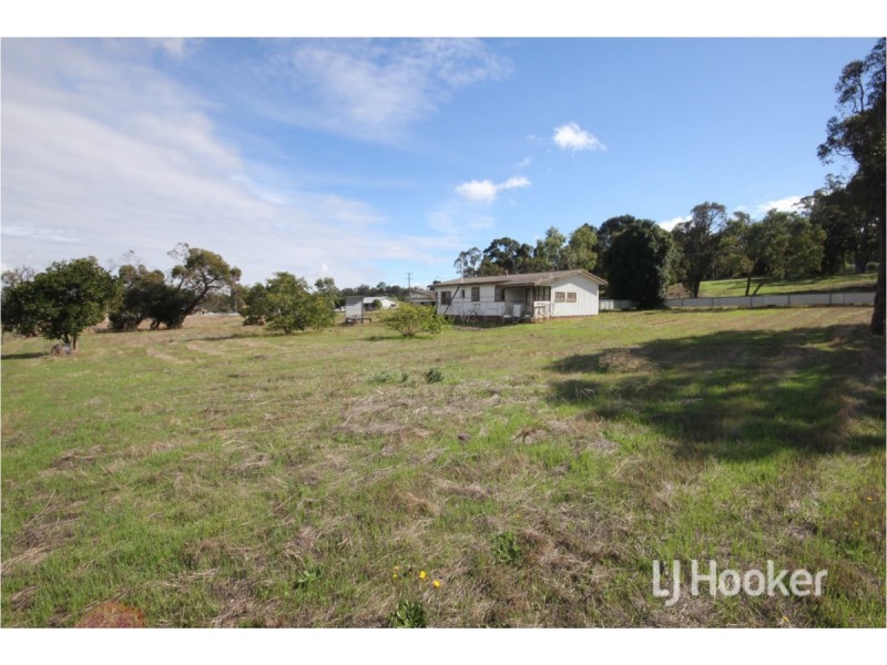 17 Davis Street, Collie WA 6225