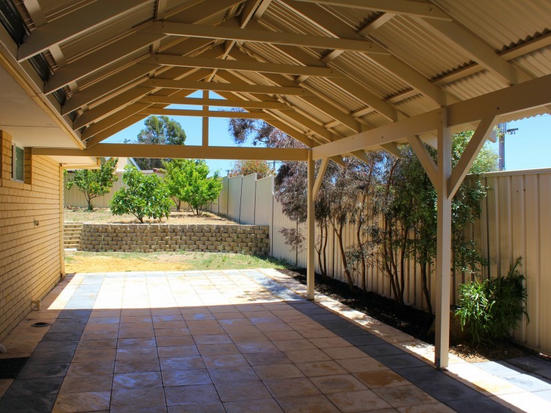 40 Whatman Way, Usher WA 6230