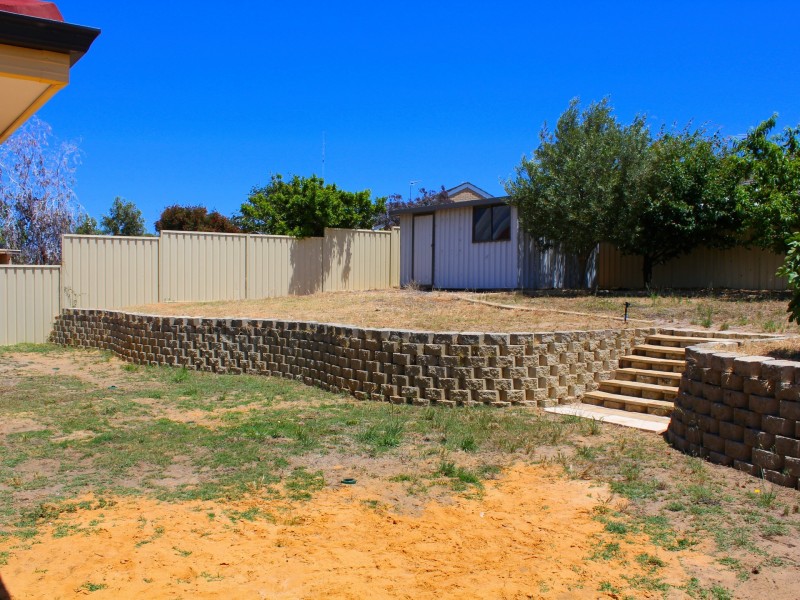 40 Whatman Way, Usher WA 6230