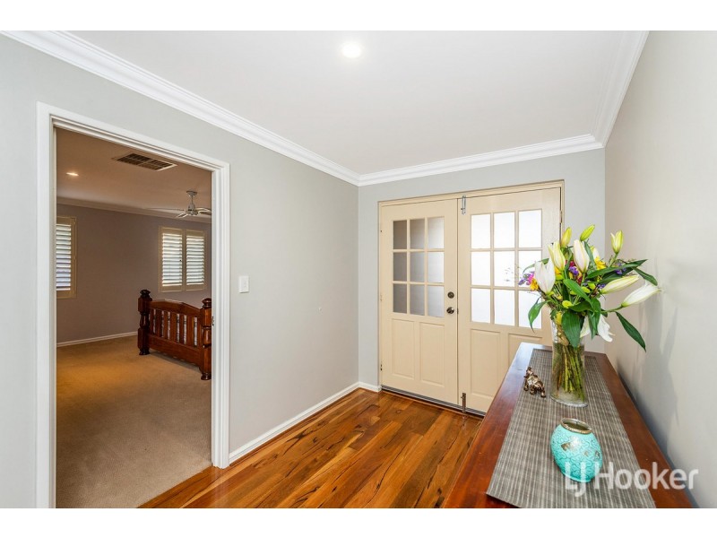 4 Keble Heights, College Grove WA 6230