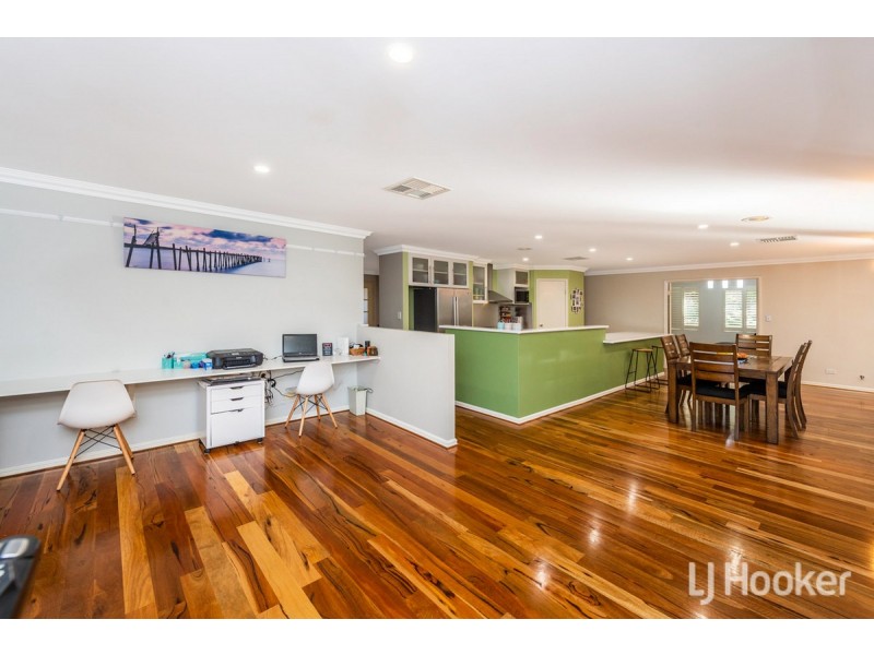 4 Keble Heights, College Grove WA 6230