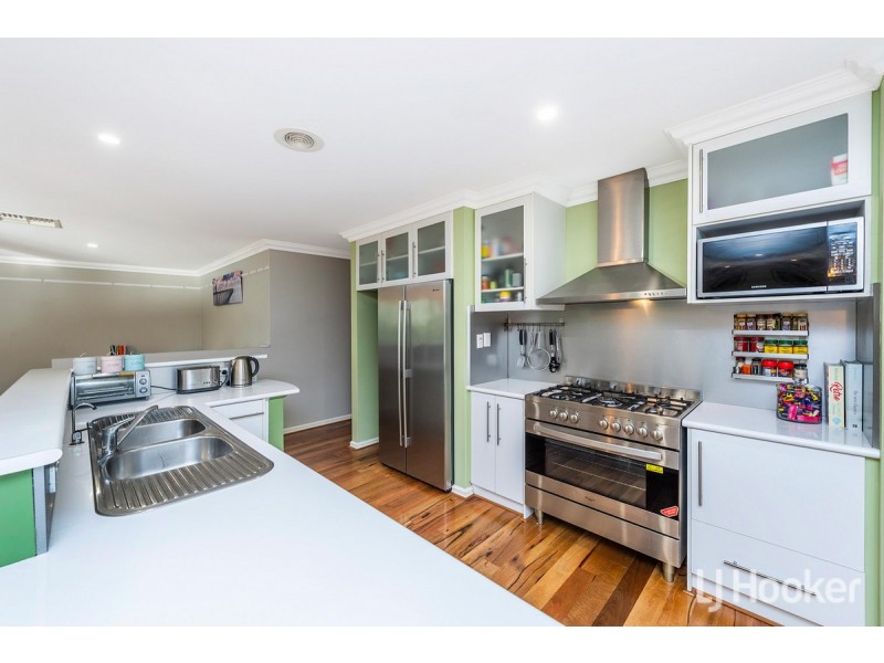 4 Keble Heights, College Grove WA 6230