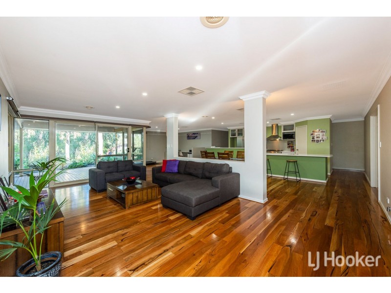 4 Keble Heights, College Grove WA 6230