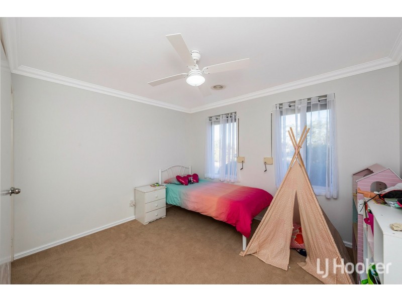 4 Keble Heights, College Grove WA 6230