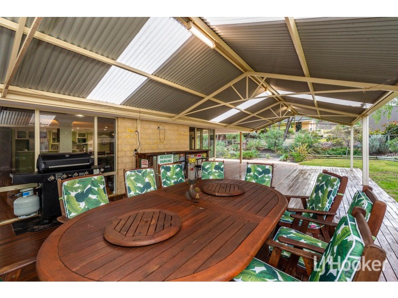 4 Keble Heights, College Grove WA 6230