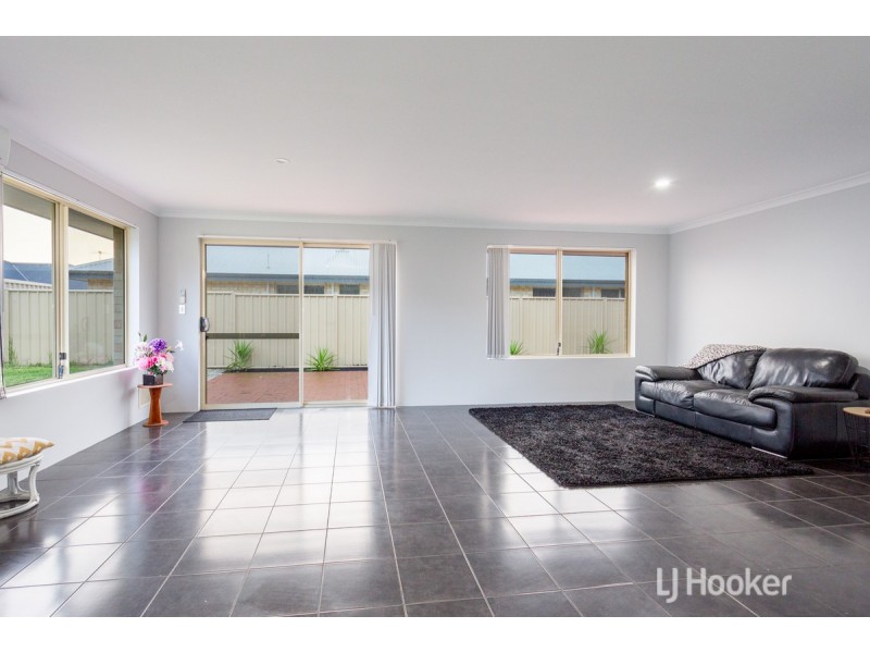 18 Cockatoo Gate, Australind WA 6233