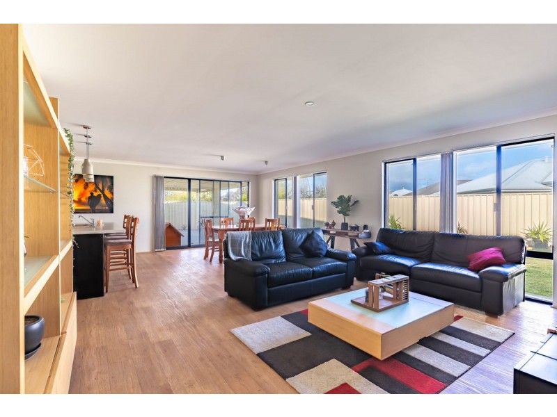 20 Hoskins Way, Australind WA 6233