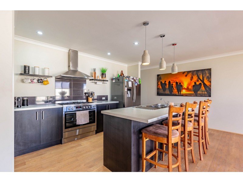 20 Hoskins Way, Australind WA 6233