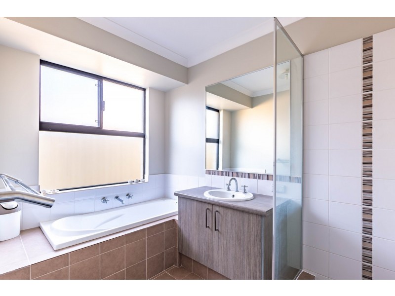 20 Hoskins Way, Australind WA 6233