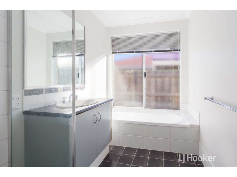 72 Macquarie Drive, Australind WA 6233