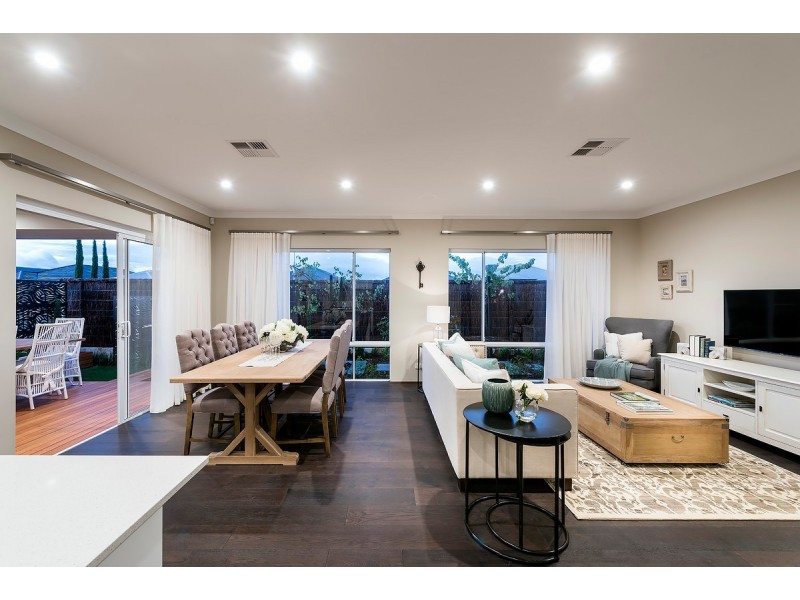 7 Bluff Road, Dalyellup WA 6230