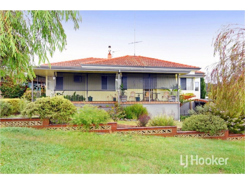 18 Bunbury Street, Collie WA 6225