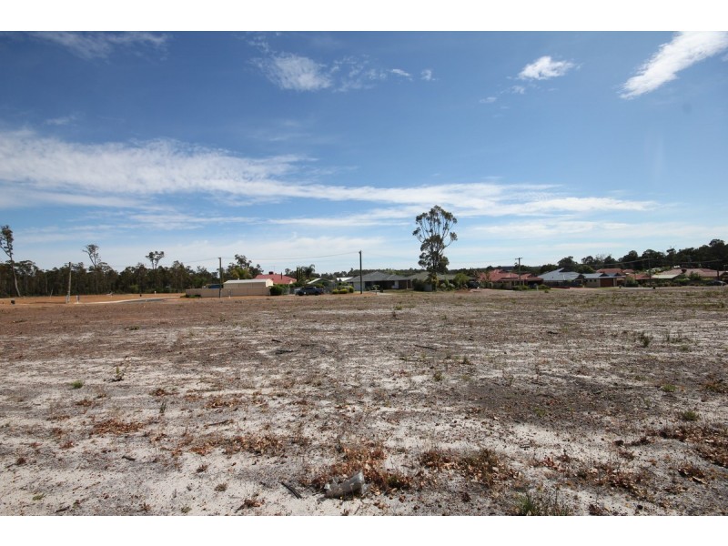 5 Buckingham Way, Collie WA 6225