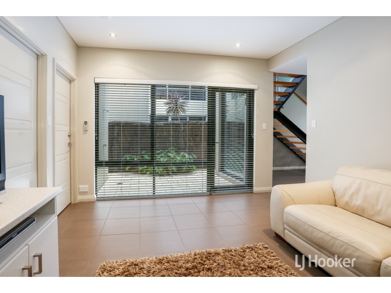 16B/77 Gifford Road, Dunsborough WA 6281