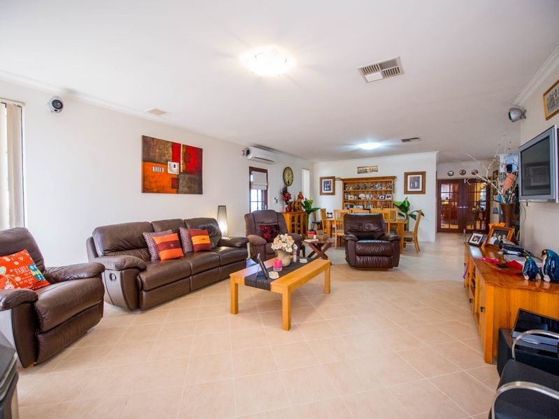 16 Tanzanite Road, Australind WA 6233