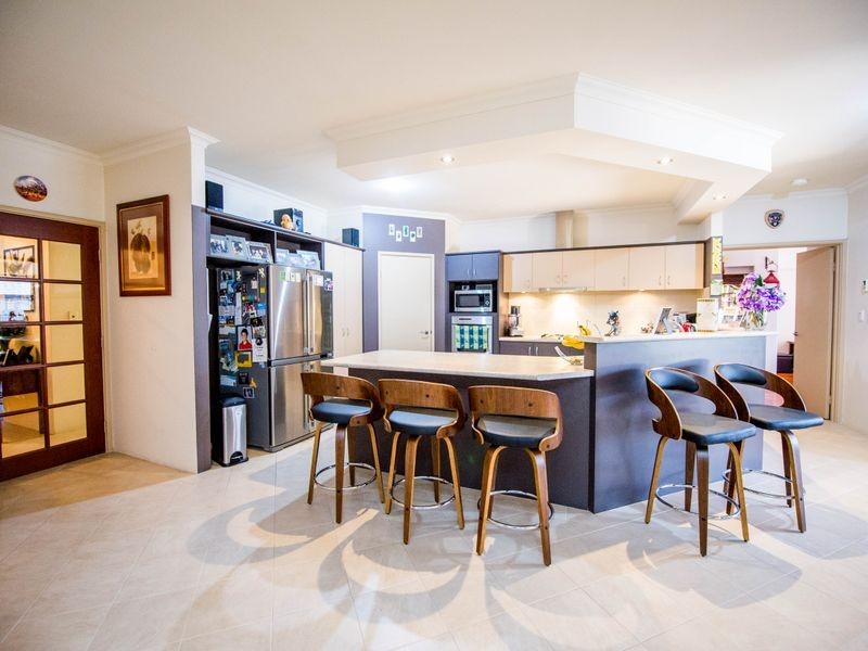 16 Tanzanite Road, Australind WA 6233